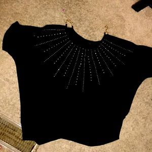 A going out shit, off the shoulders